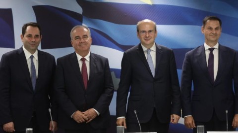 Παράδοση-παραλαβή στο υπουργείο Οικονομικών
