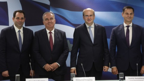 Τα στελέχη του υπουργείου Οικονομικών