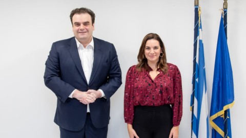 Ο Κυριάκος Πιερρακάκης και η Όλγα Κεφαλογιάννη